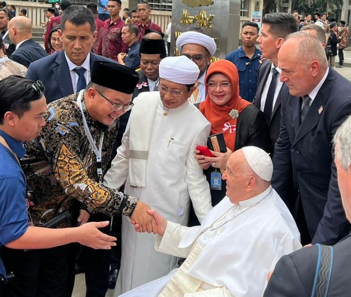 Rektor IPB Bagikan Momentum Bersalaman dengan Paus Fransiskus