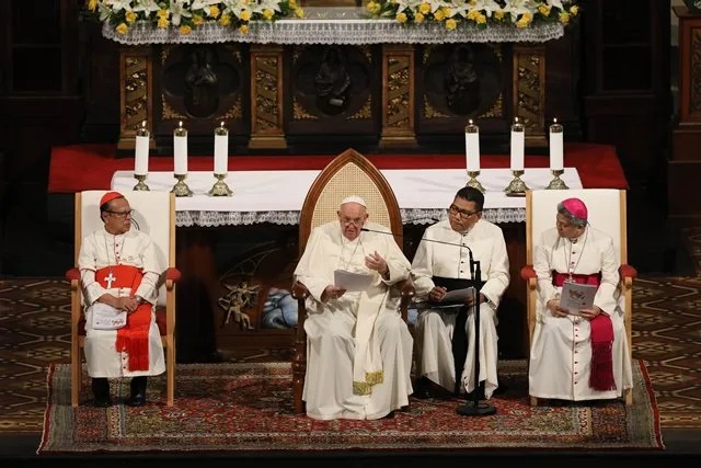 Videotron Misa Akbar Disebar di Beberapa Titik Area GBK