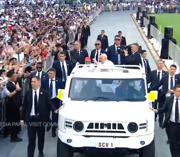 Ada Andil Prabowo dalam Mobil Paus Fransiskus di Misa Akbar GBK