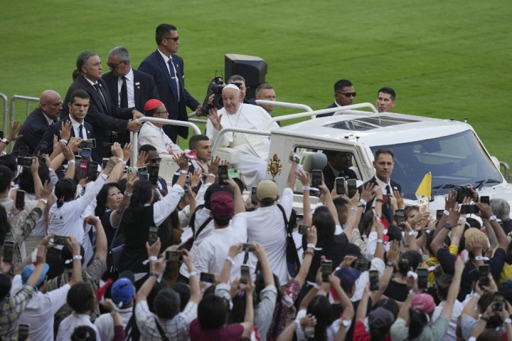 Paus Fransiskus Disambut Seruan 'Viva Il Papa' di GBK, Apa Artinya?