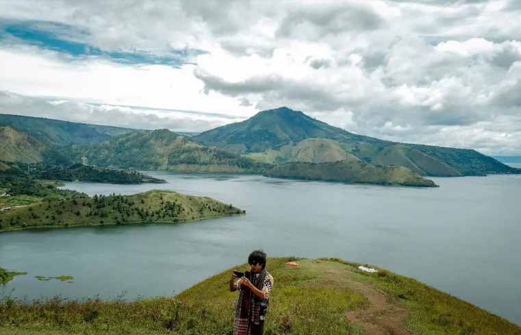 Selain berkompetisi, diyakini para atlet serta ofisial dan masyarakat juga akan berwisata di berbagai destinasi menarik di Sumatera Utara. Dok Kemenparekraf