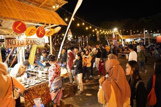 Momen Gebyar BCA Merah Putih Indonesia Banget! jadi ajang masyarakat belanja makanan tradisional. (Foto: Dok. Istimewa)