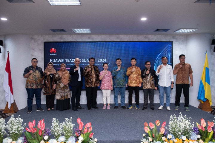 Teacher Summit 2024, Pelatihan TIK Bagi 1000 Guru dan Dosen