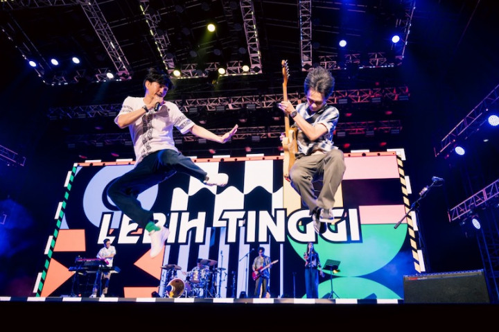 Sheila On 7 Sapa 15 Ribu Sheilagank pada Konser ‘Tunggu Aku Di’ Pekanbaru