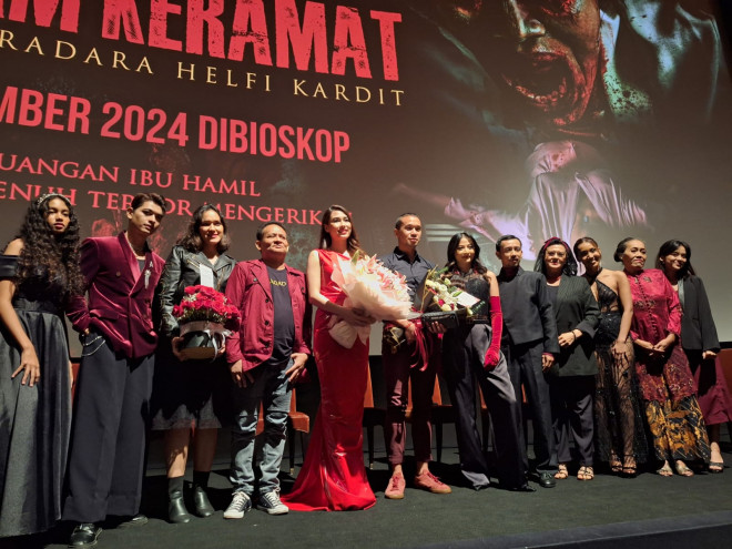 Tim Produksi dan Pemain Film Malam Keramat (Foto: instagram)