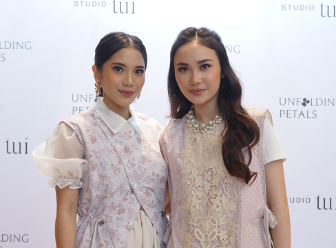 Unfolding Petals, Koleksi Studio Tui yang Menampilkan Desain Print Hasil Gambar Tangan