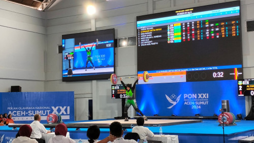 Alya Pecahkan Rekor Angkat Besi PON XXI Aceh-Sumut 2024