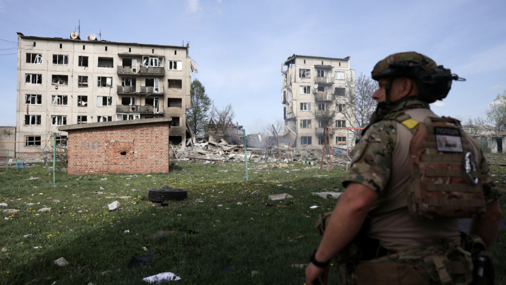 Kehancuran akibat serangan udara Rusia di Donetsk, Ukraina. (Anatolii STEPANOV / AFP)