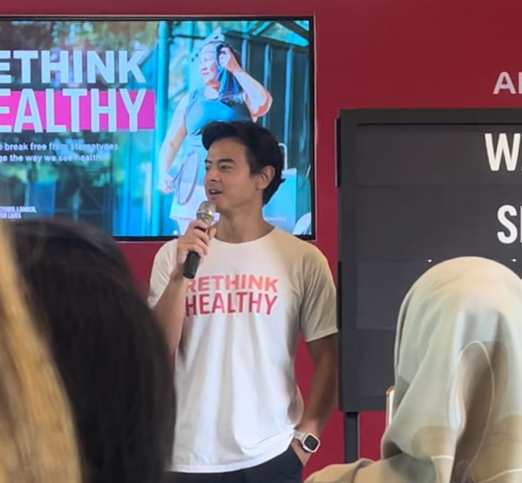 Aktor Dion Wiyoko dalam acara peluncuran kampanye AIA Rethink Healthy, Senin 9 September 2024. Dok. A. Firdaus/Medcom