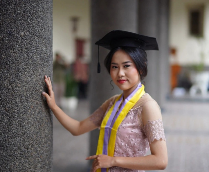 Lulus S1 di Usia 20 Tahun, Wisudawan Termuda UGM Gunakan Teknik Belajar Ini
