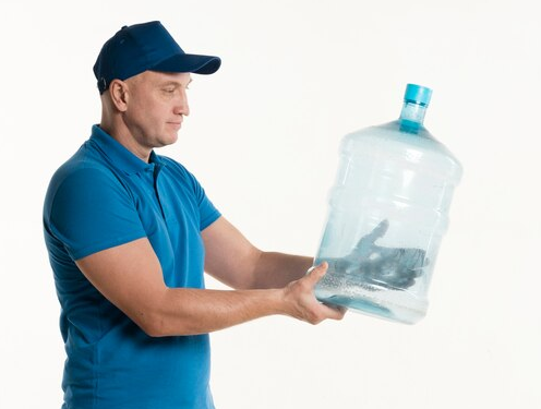 Produk mengandung BPA antara lain kaleng, galon air, botol minum dan tempat makan. (Foto: Ilustrasi. Dok. Freepik.com)
