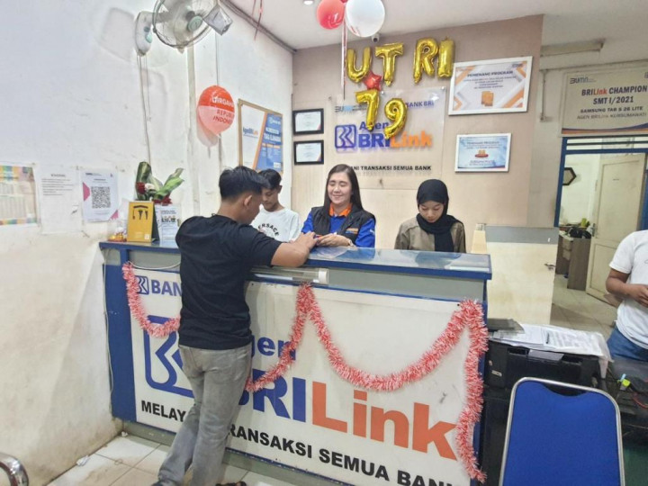 Kisah Wanita Hebat AgenBRILink Dorong Literasi Keuangan