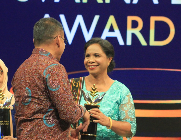 Svarna Bhumi Award 2024: Pupuk Indonesia Berikan Penghargaan untuk 2 Petani Wanita