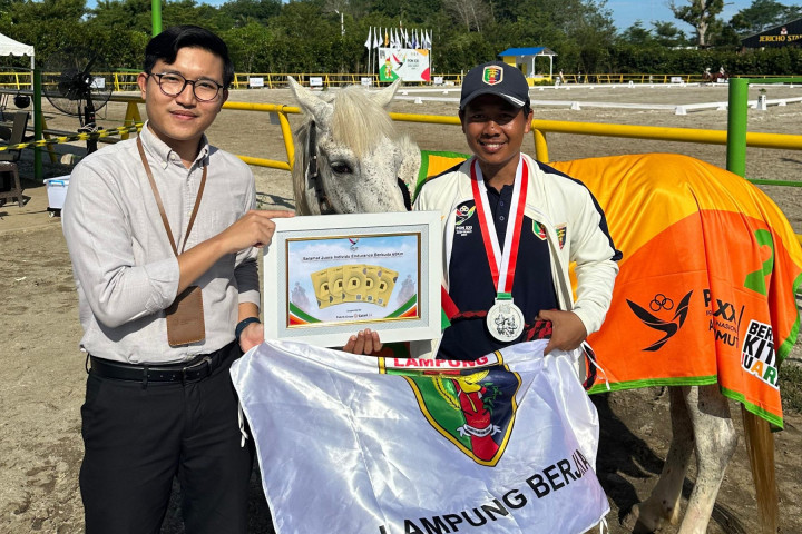 Ukir Prestasi di PON 2024, Atlet Berkuda Lampung dapat Hadiah Emas Batangan