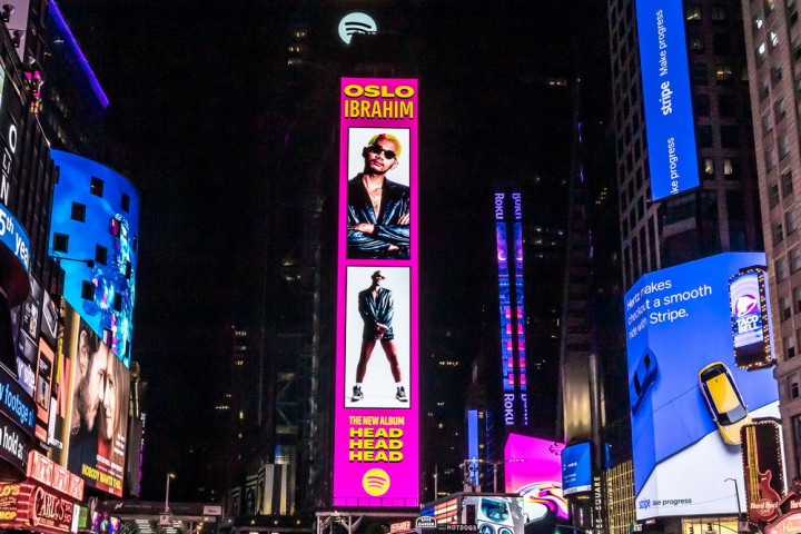 Oslo Ibrahim Terharu Album Barunya Mejeng di Times Square New York