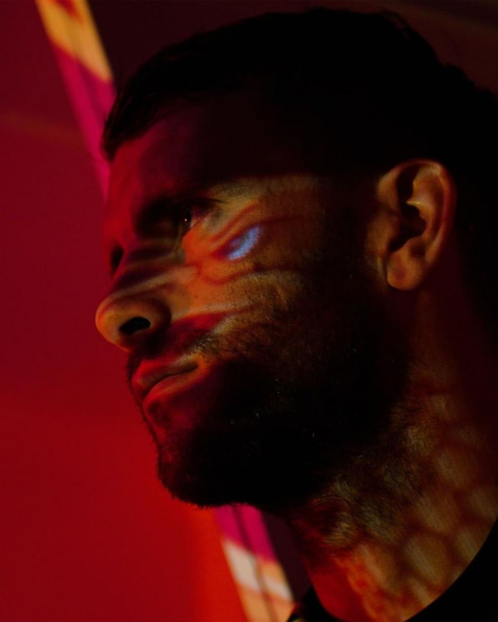 Jadi Idola Baru Suporter Timnas Indonesia, Yuk Intip Outfit Keren Maarten Paes