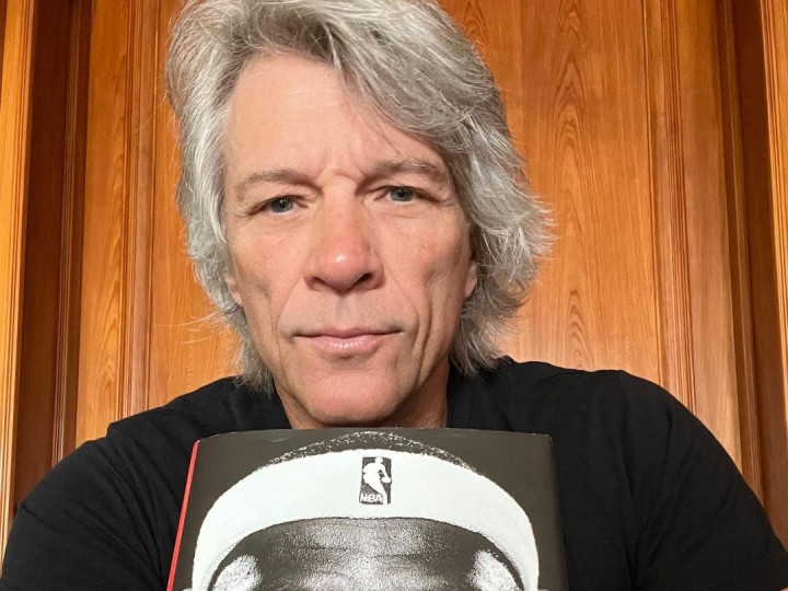 Aksi Heroik Bon Jovi Cegah Wanita Bunuh Diri Lompat dari Jembatan