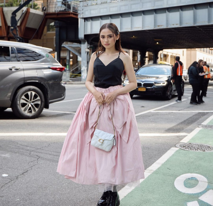 Disebut Belum Move On dari Rizky Nazar, Syifa Hadju Beri Jawaban Menohok