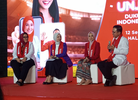 Ki-ka: Dr. drg. Julita Hendrartini, drg. Tari Tritarayati, drg. Ratu Mirah Afifah dan Prof. drg. Suryono dalam Talkshow BKGN 2024. (Foto: Dok. Yuni)