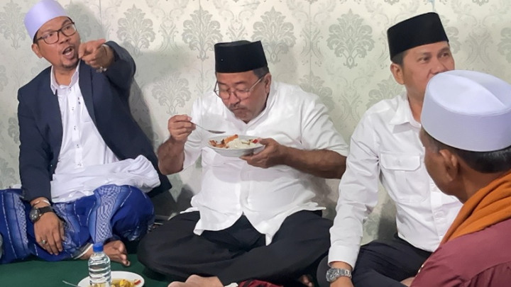 Bang Doel Santap Jengkol dari Warga Klender: <i>Artinye Die Ngedukung Kite</i>