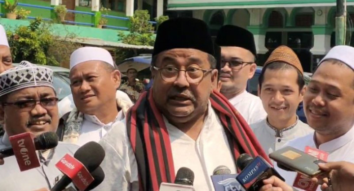 Rano Karno Sengaja Salat Jumat di Masjid yang Direnovasi?