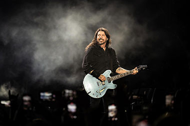 Dave Grohl Dikabarkan Selingkuh dengan Pemilik Situs Porno