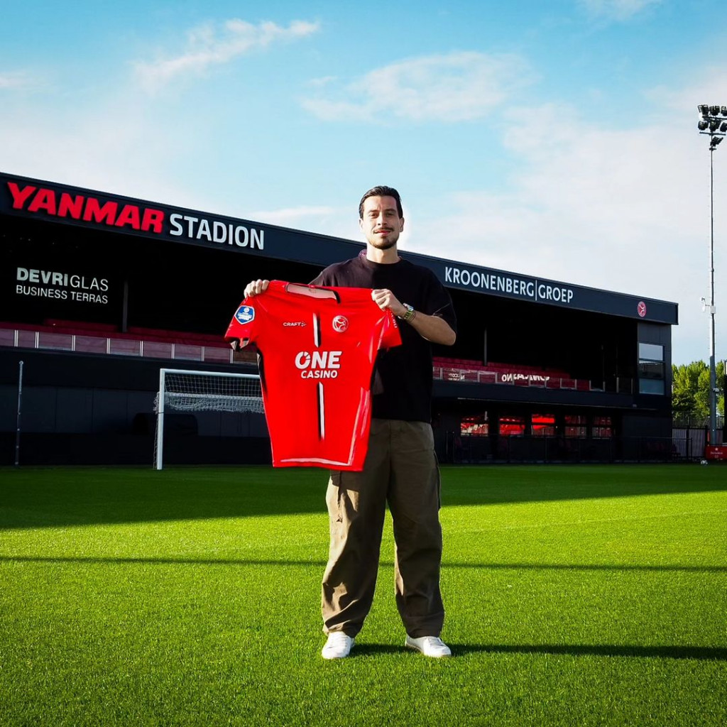Tom Haye resmi gabung Almere City FC, berikut profilnya (Instagram Almere City FC)