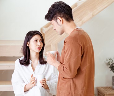 Berawal dari tatapan mata, curhat masalah, menjadi proses menuju selingkuh secara emosional. Meski kalian tak berhubungan seksual. Ilustrasi Freepik