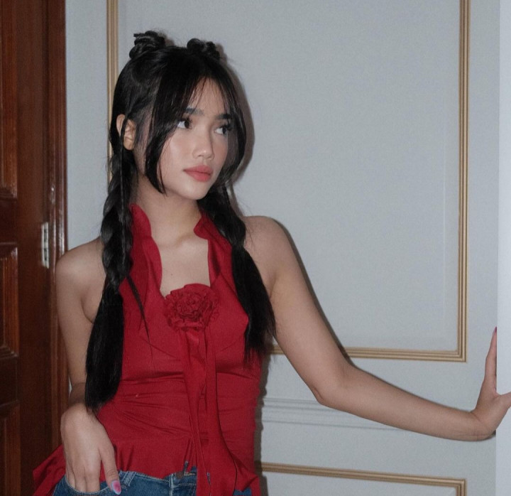 Duh! Dandanan Fuji saat Nonton Konser Bruno Mars Disebut Mirip Biduan