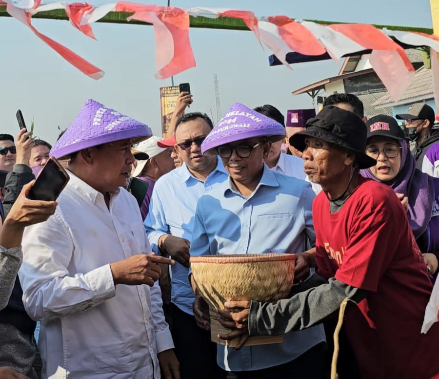 Berbaur dengan Nelayan, Andra Soni Bertekad Bawa Banten Semakin Maju