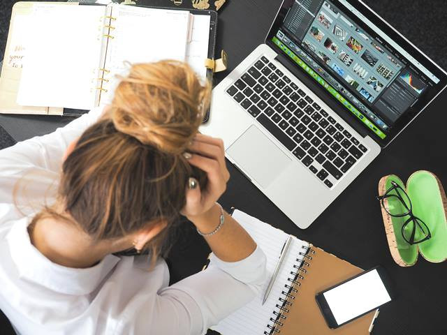 Tingkat stres yang tinggi meningkatkan produksi asam lambung. (Foto: Ilustrasi/Dok. Pexels.com)