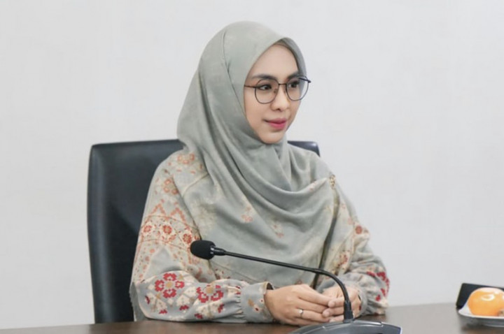 Oki Setiana Dewi Tanggapi Gosip Ria Ricis Nikah dengan Atta Halilintar