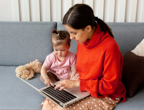 Psikolog Sebut Pola Asuh Ini yang Cocok Diterapkan di Era Digital