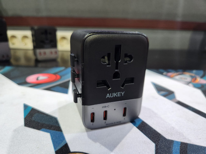Aukey 35W GaN Universal Adapter, Adapter Ringkas Bisa Fast Charge