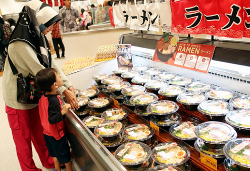 Ramen di dalam area delicatessen juga menjadi kuliner favorit pengunjung AEON CitraRaya Tangerang. (Foto: Dok. Istimewa)