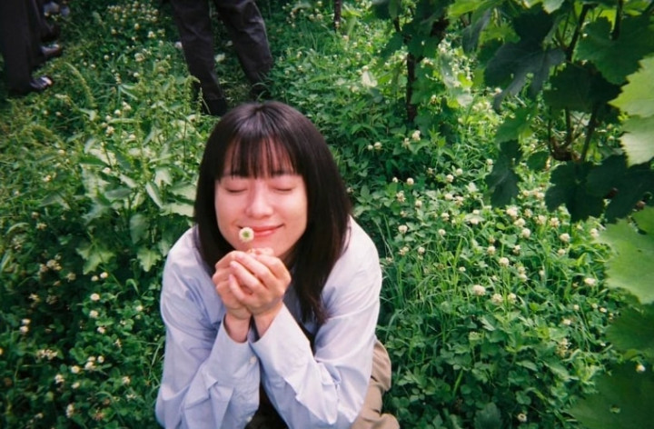 Heboh Story Han Hyo Joo Tumpengan di Bali, Sedang Syuting?