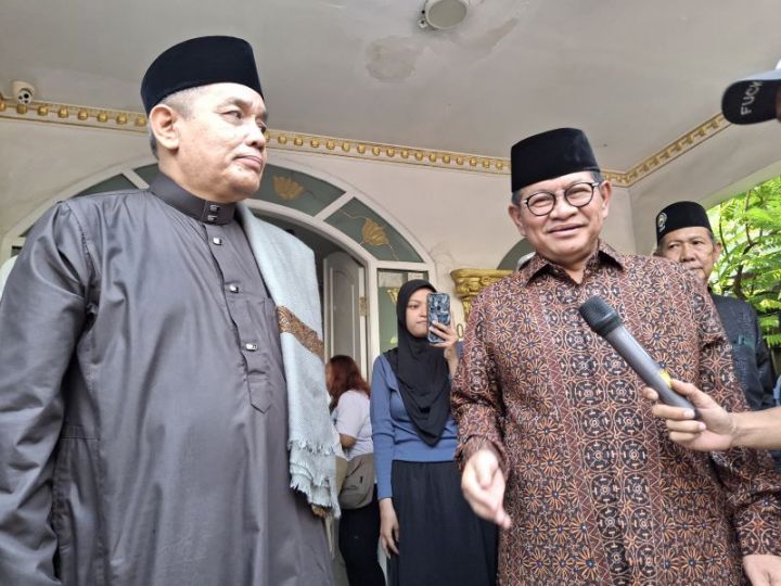 Pramono Tak Risau Popularitasnya Kalah dari RK