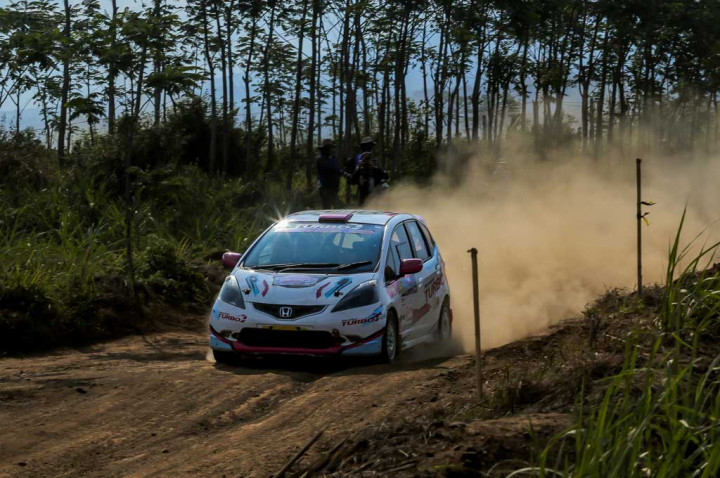 Wujudkan Target, Diva Zahra Cetak Posisi 4 di Seri-6 Sprint Rally Malang