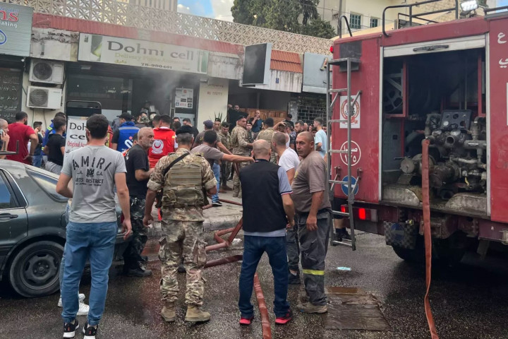 Setelah Pager, 100 Walkie Talkie dan Panel Surya Meledak di Lebanon