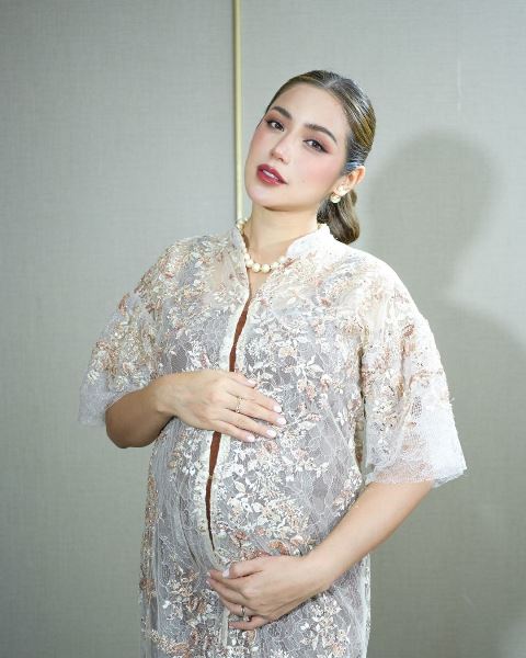Aktris Jessica Iskandar melakukan teknologi PGT-A untuk mengurangi risiko bayi lahir kelainan kromosom. (Foto: Dok. Instagram Jessica Iskandar/@inijedar)