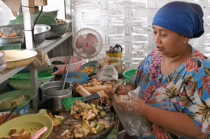 Menikmati Rujak Kikil Legendaris di Sidoarjo