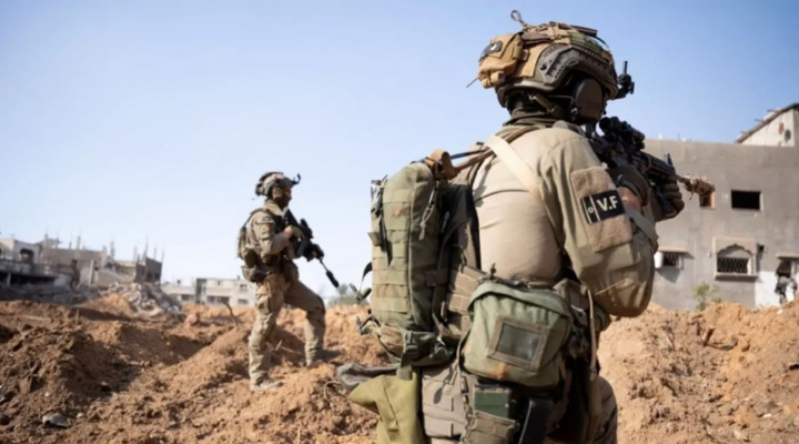 Personel Militer Israel Dorong Mayat dari Atap di Tepi Barat