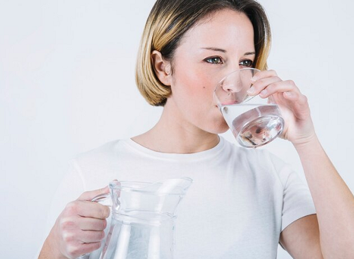 Pentingnya Konsumsi Air Minum Murni sebagai Detoks Alami Tubuh