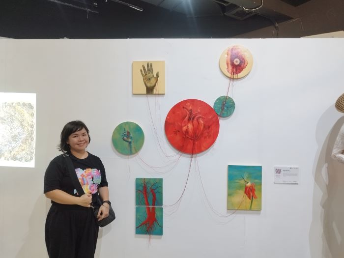 'Silent Adoration': Ang Che Che Ungkap Pesan Sakral Hubungan Manusia dan Bumi