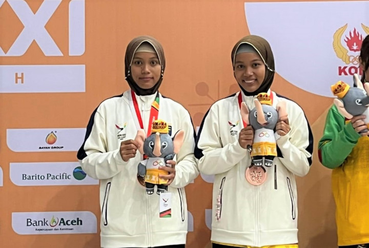 Saudara Kembar Mahasiswa ITERA Kirana-Kirani Sumbang Medali di PON 2024