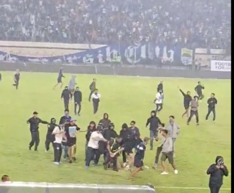 Serangan Oknum Bobotoh Terhadap Steward Dinilai Berlebihan, Inti Kericuhan Laga Persib vs Persija Terkuak