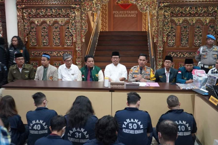 Perjudian Berkedok Karaoke di Kota Semarang, 10 Orang Jadi Tersangka