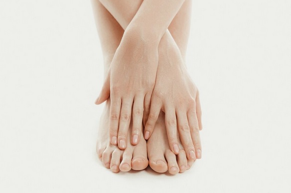 5 Cara Bersihkan Kuku Kaki, Sangat Mudah Loh!