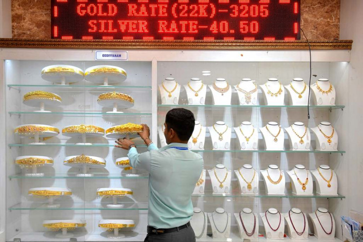 Harga Emas Dunia Tertahan, Ini Gegaranya