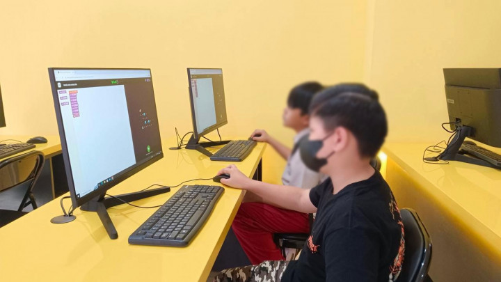 Algorithmics Bantu Kreativitas dan Logika Anak via Kelas Pemrograman